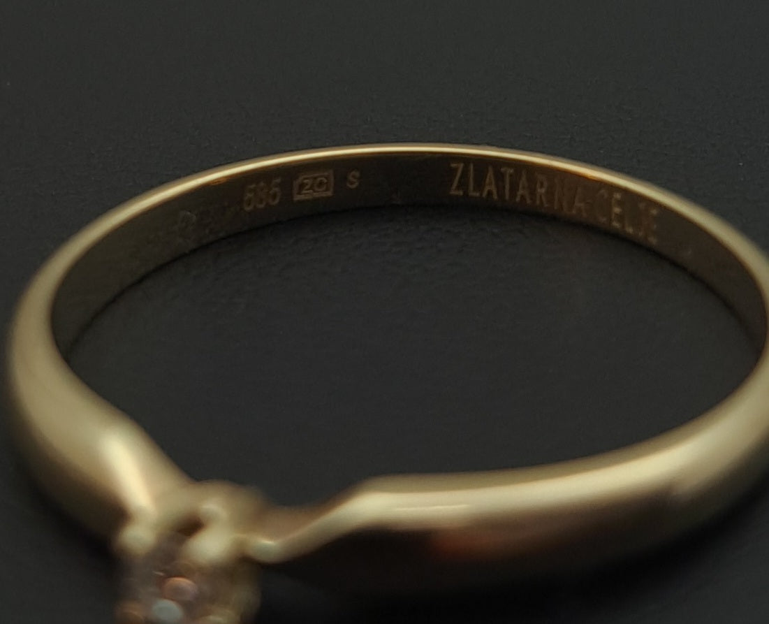 Zlati prstan "SOLO" 14K 585/1000+DIA; masa=2.01g