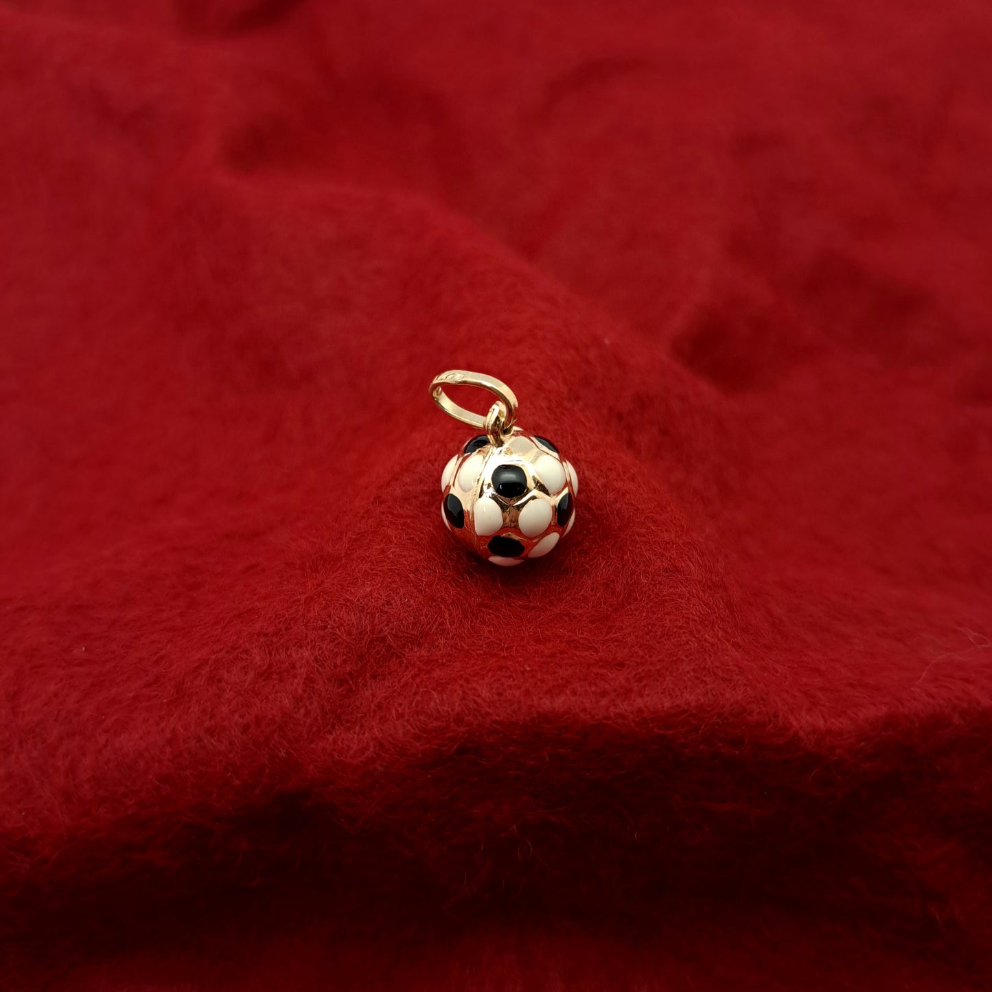 Zlati obesek ''ŽOGA'' 14K 585/1000; masa=1.18g