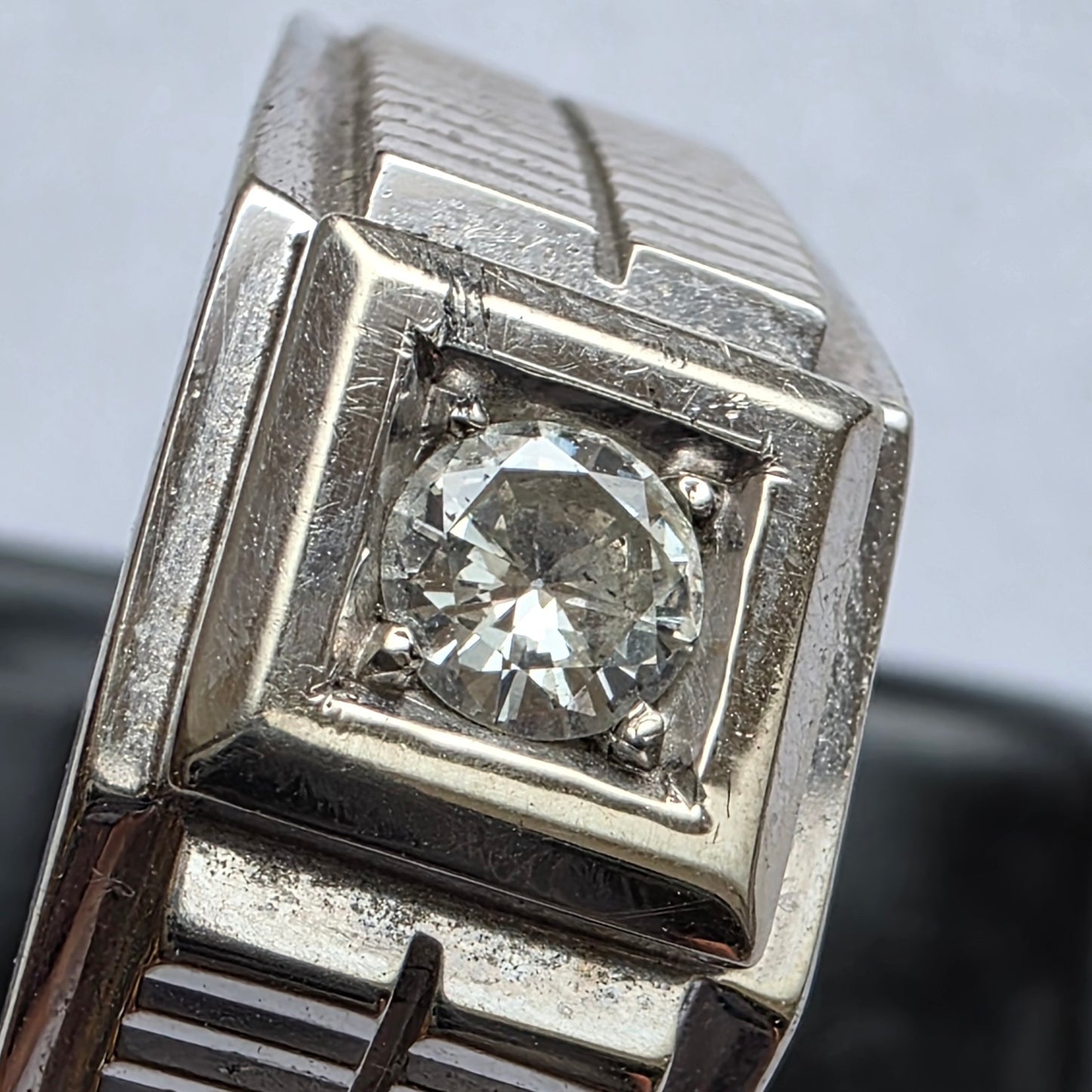Diamantni prstan "DEMAR" 18K 750/1000+DIA; masa=7.52g
