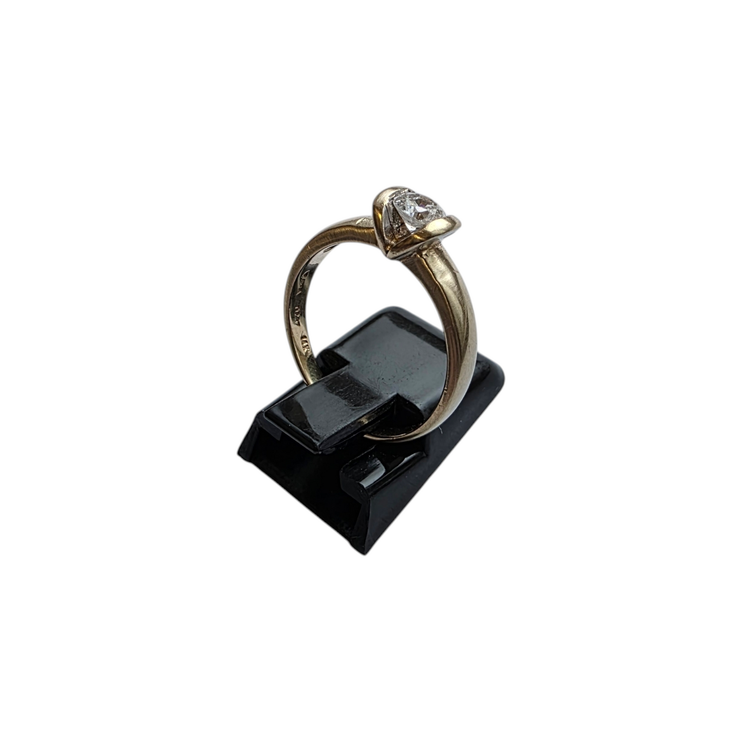 Zlati prstan ''LEANDRA'' 14K 585/1000; masa=3.85g