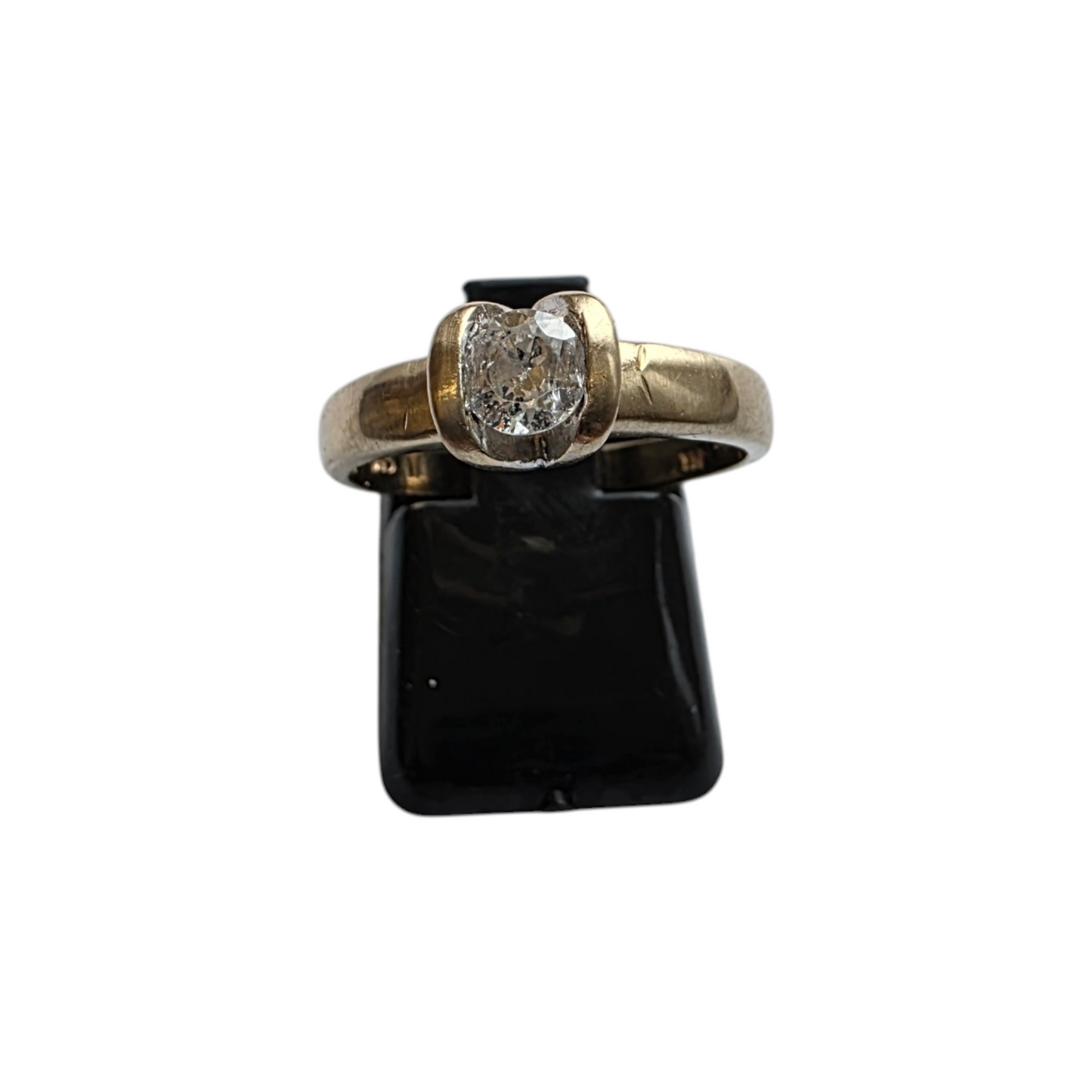 Zlati prstan ''LEANDRA'' 14K 585/1000; masa=3.85g