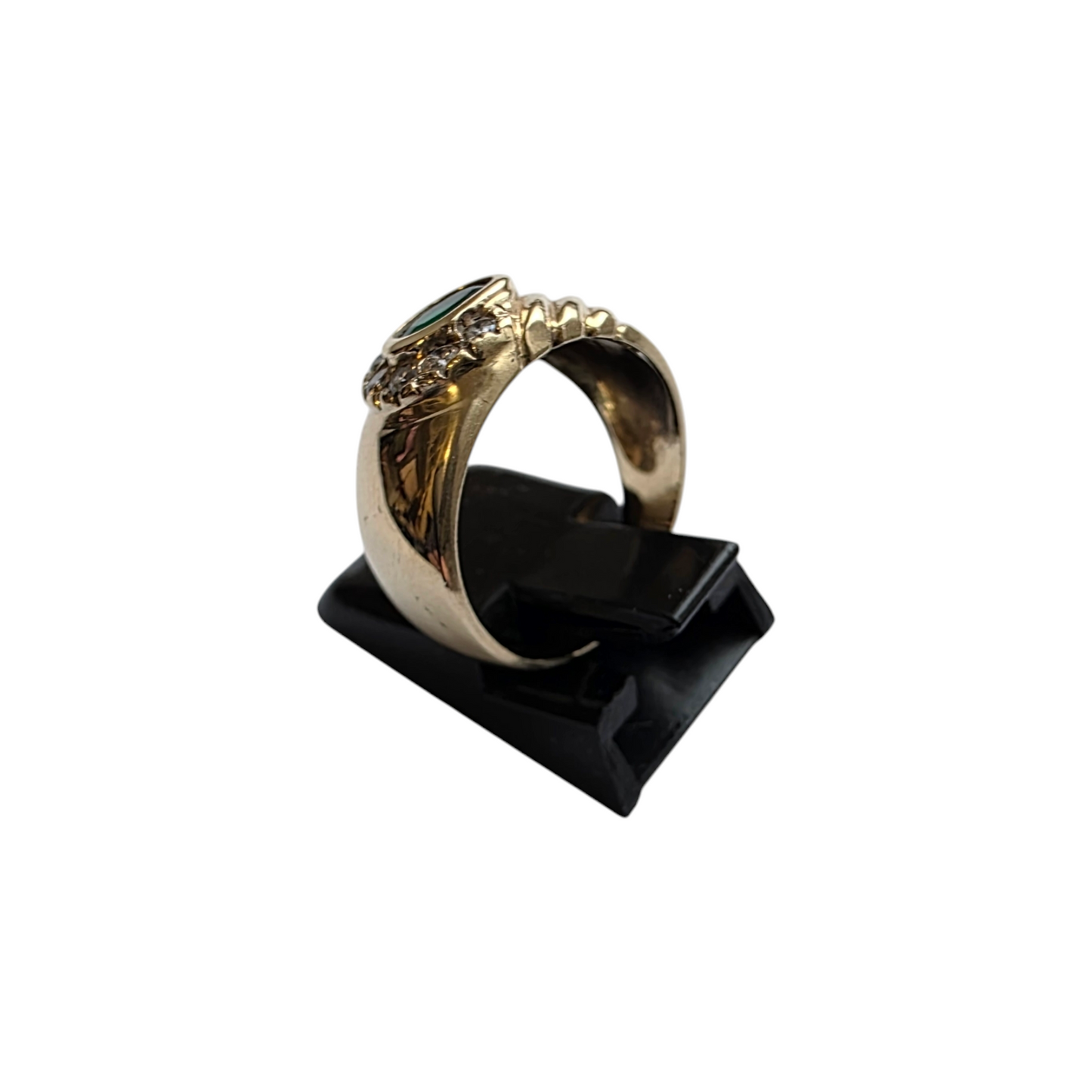 Zlati prstan ''EZIO'' 14K 585/1000; masa=3.86g