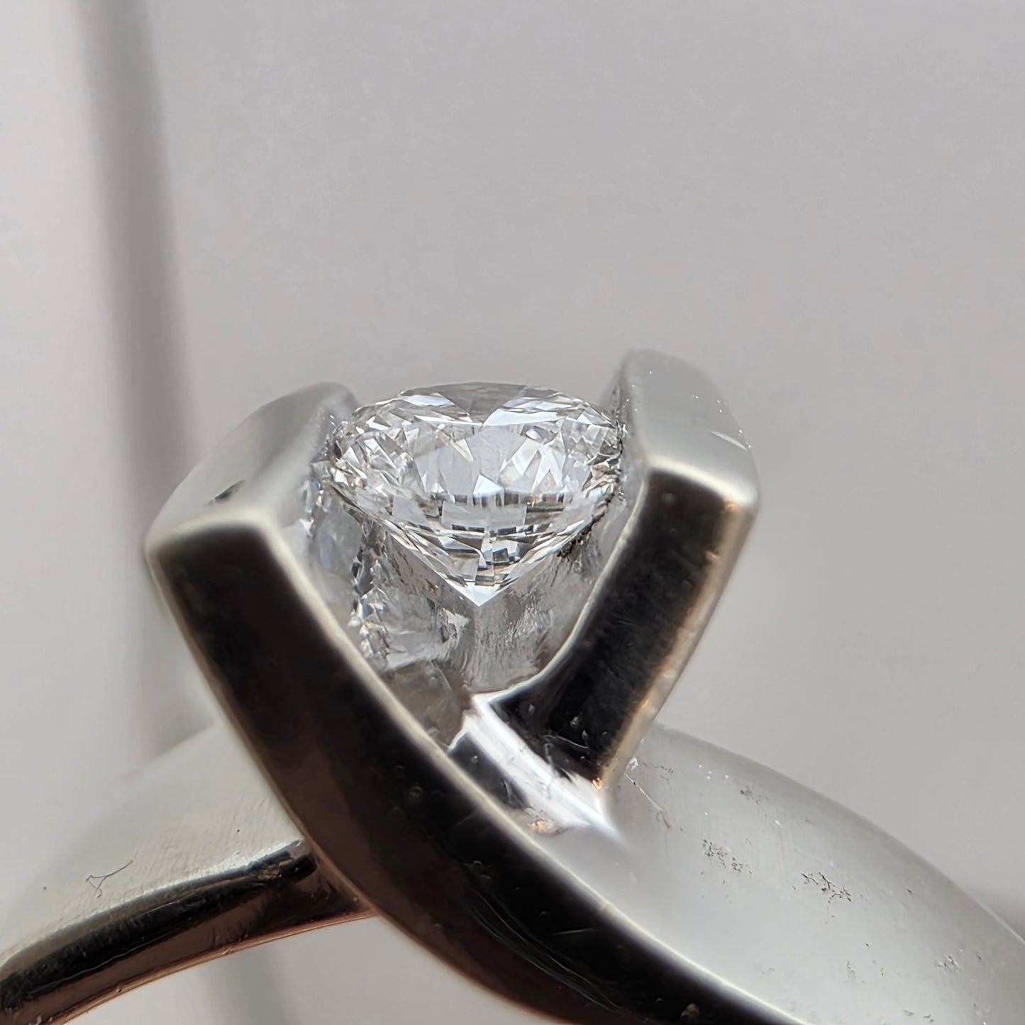 Diamantni prstan "CLIP" 14K 585/1000+DIA; masa=6.50g