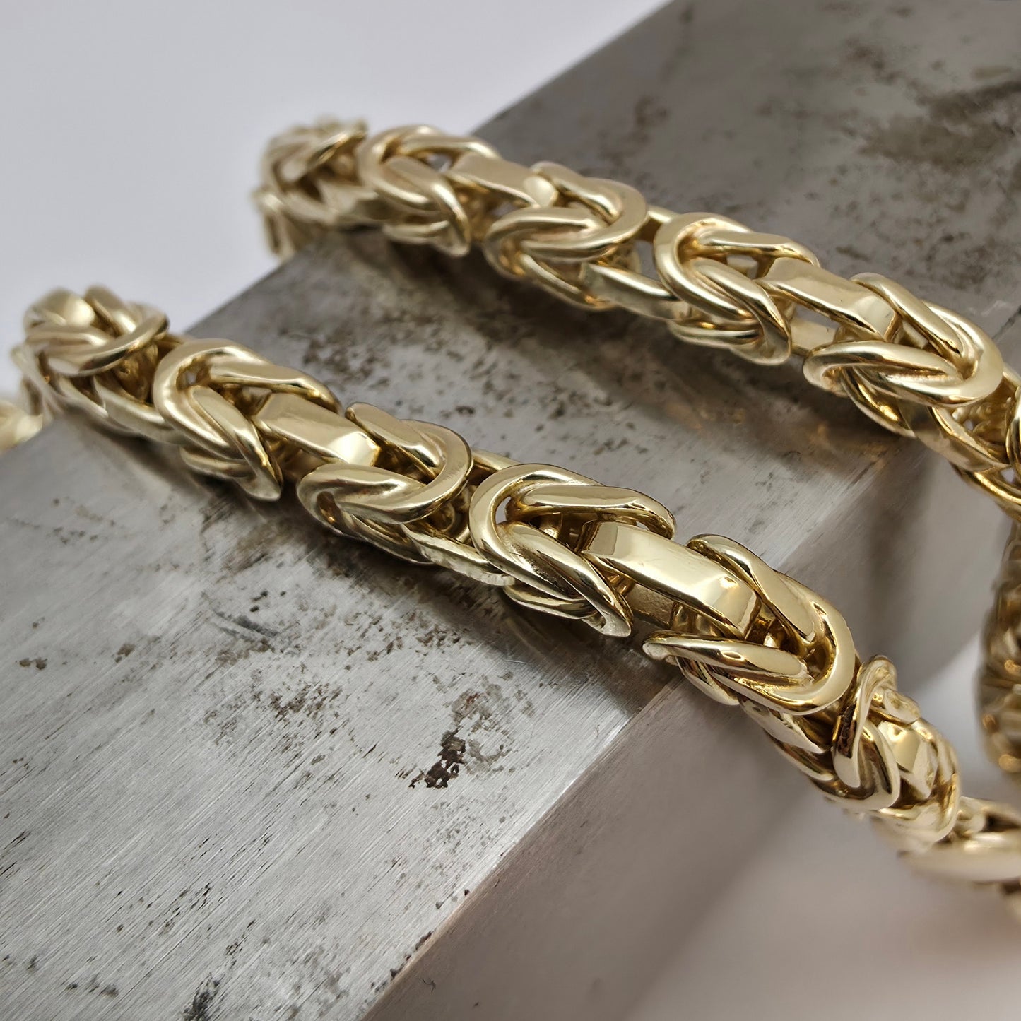 Zlata verižica "FORUM" 14K 585/1000; masa=50.69g