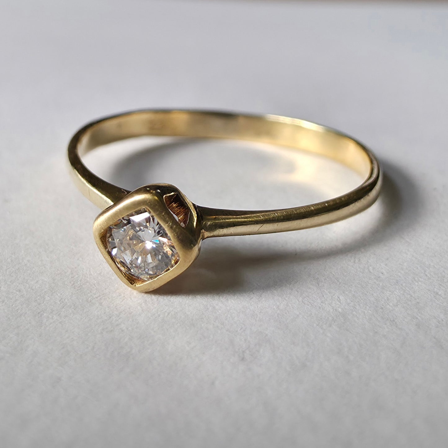 Diamantni prstan "MALTE" 14K 585/1000+DIA; masa=1.08g