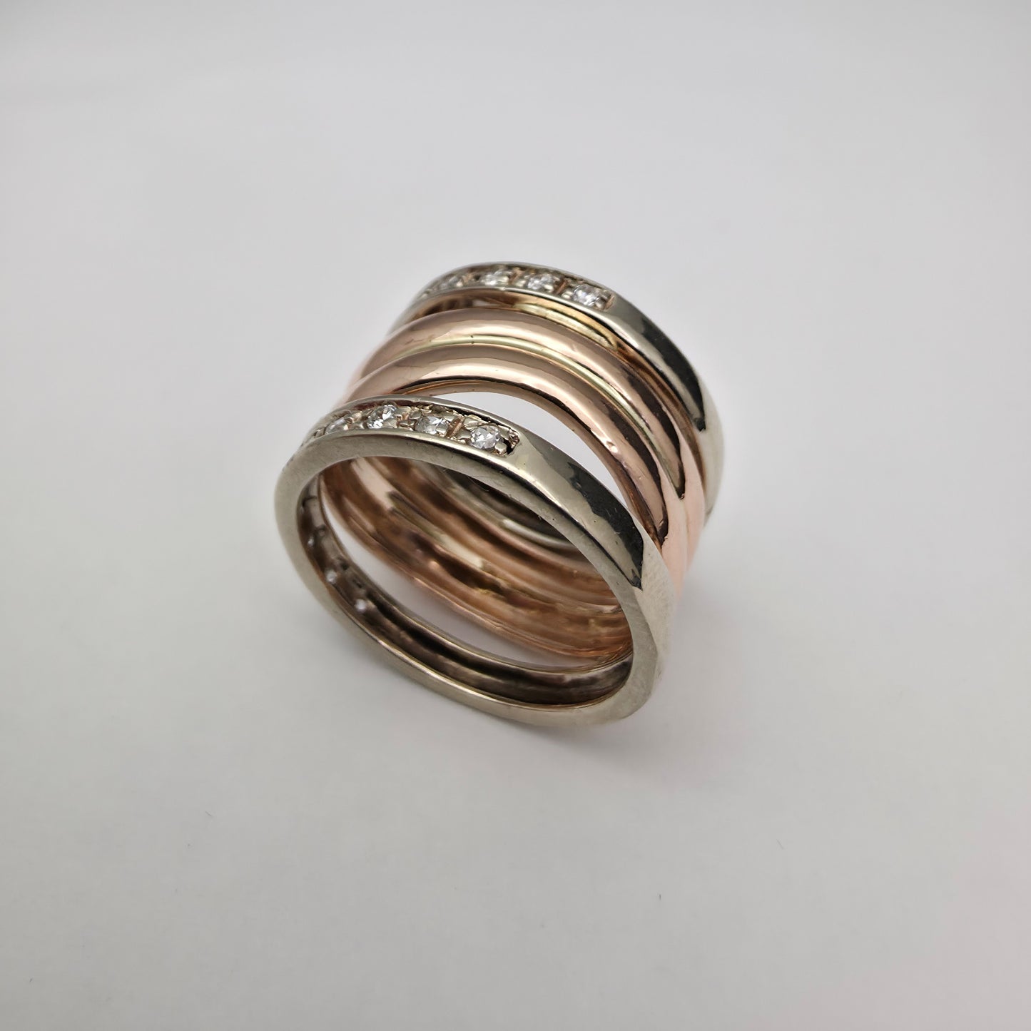 Zlati prstan "ENIDE" 14K 585/1000; masa=8.51g