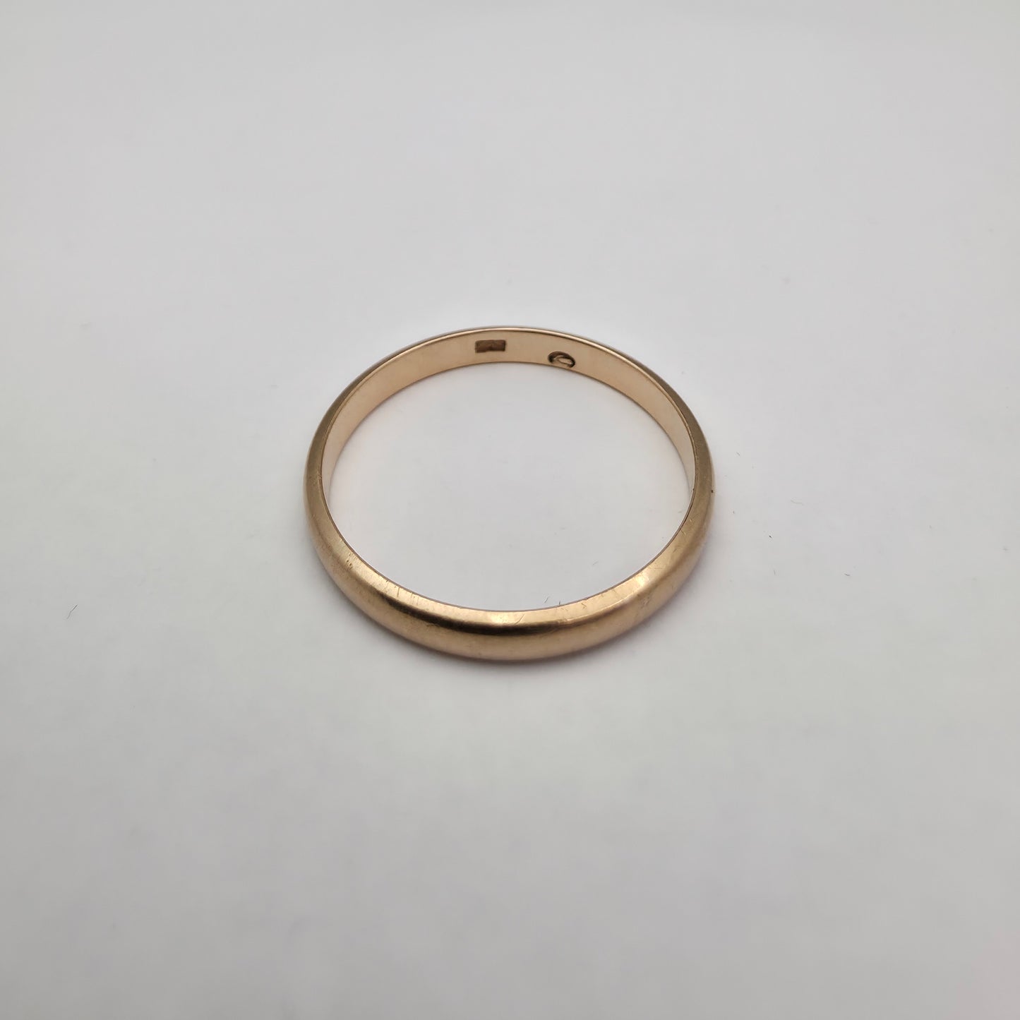 Zlati prstan "MINUTE" 14K 585/1000; masa=1.57g