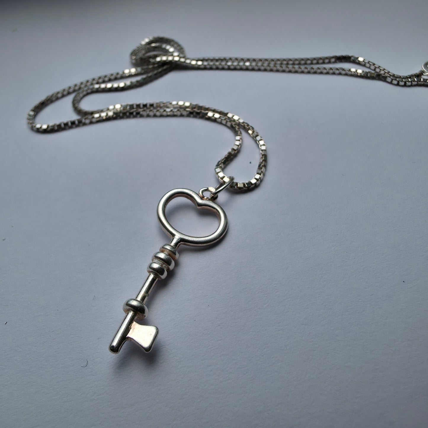 Srebrna verižica "KEY" 925/1000; masa=4.99g