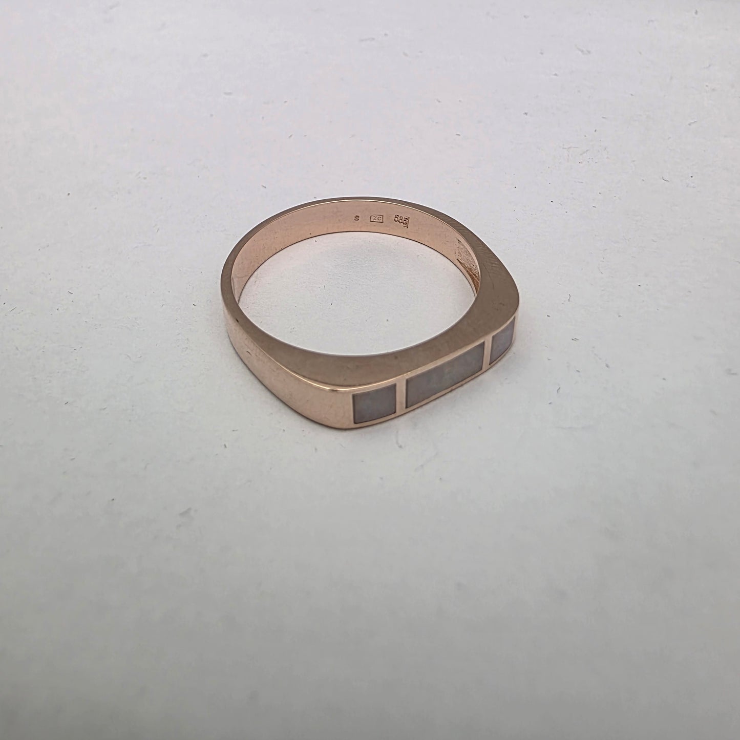 Zlati prstan "OPAL" 14K 585/1000; masa=5.16g