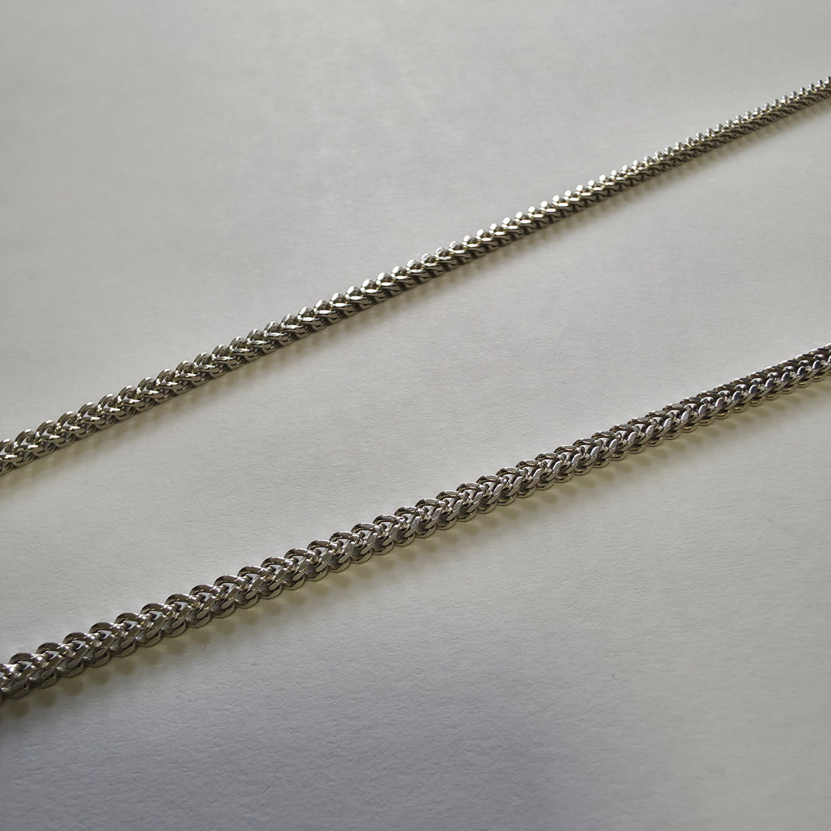 Srebrna verižica "SCOUR" 925/1000; masa=12.17g