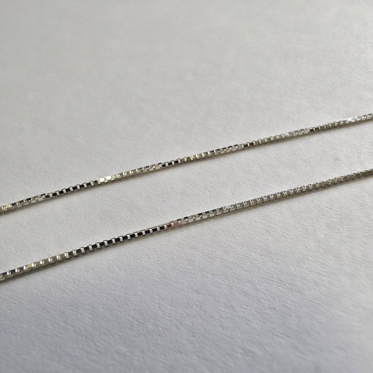Srebrna verižica "SELES" 925/1000; masa=1.35g
