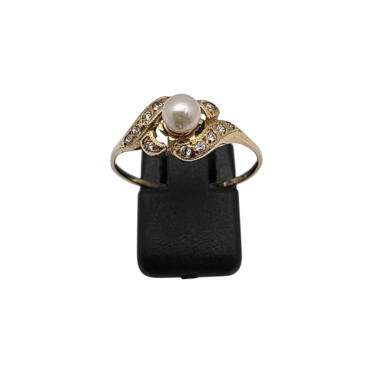 Zlati prstan "ILEANA" 14K 585/1000; masa=1.89g