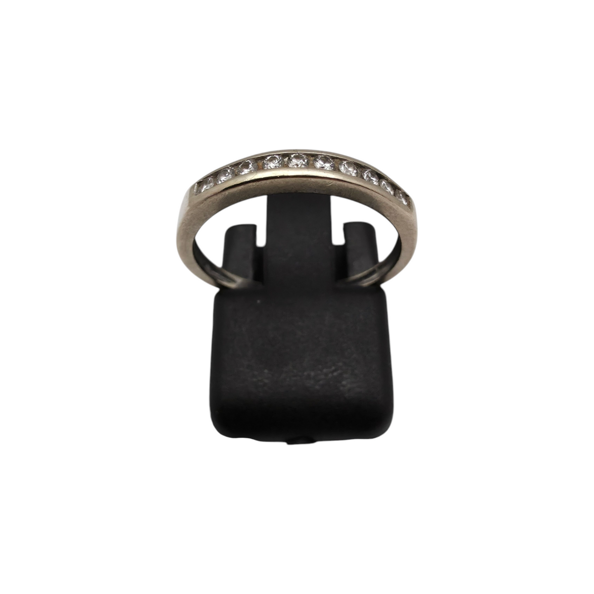 Diamantni prstan "ALEORA" 18K 750/1000; masa=1.97g