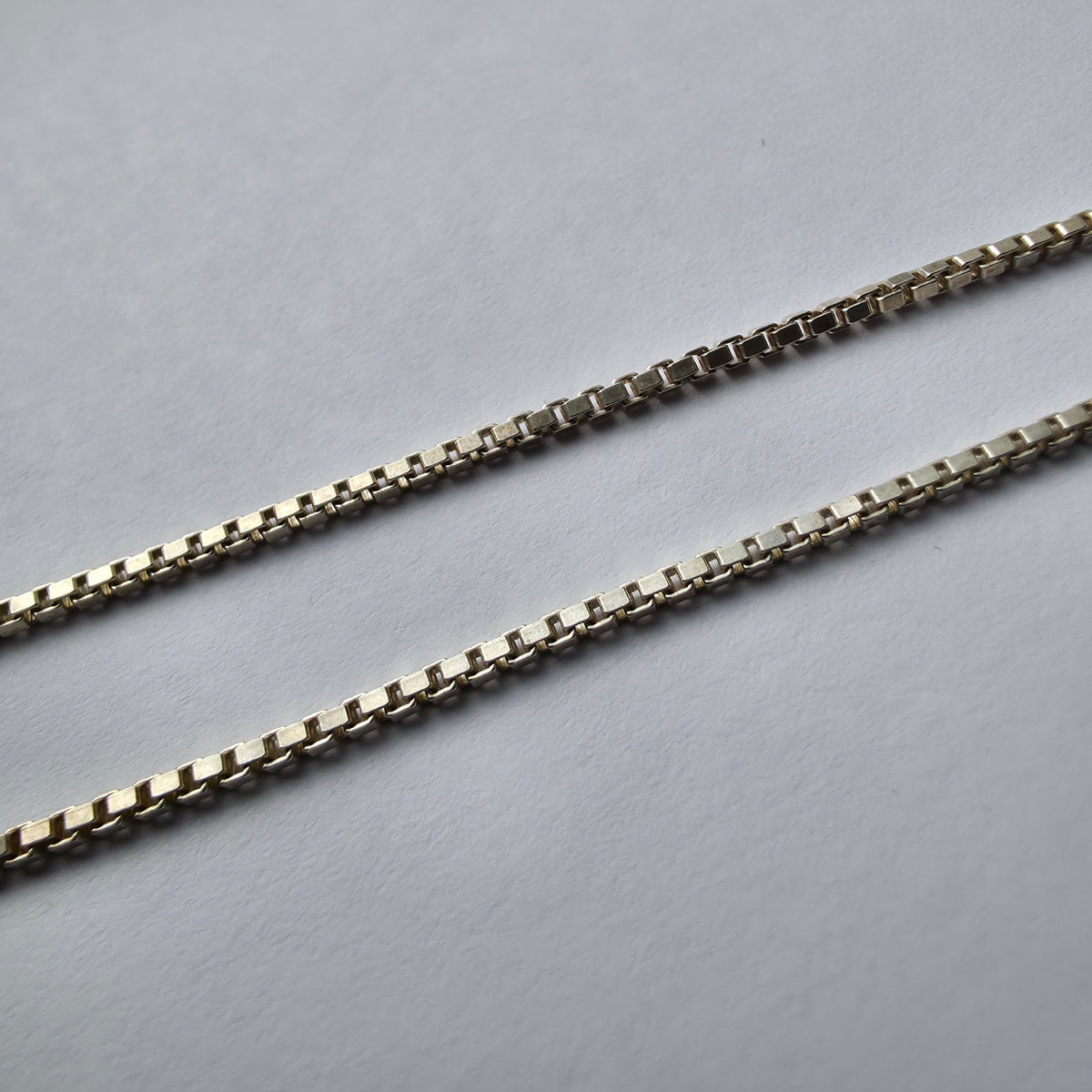 Srebrna verižica "FINN" 925/1000; masa=4.34g