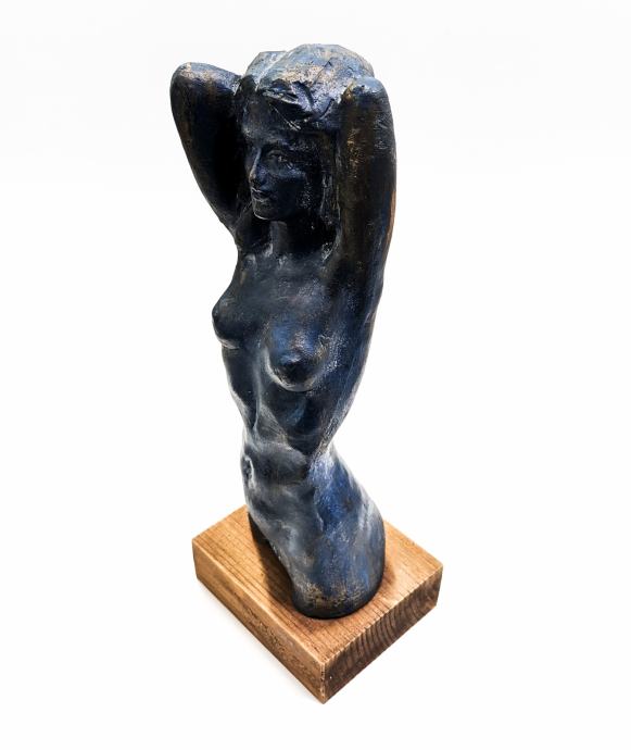 Kip iz žgane gline STANE KOLMAN Ženska 9,5 x 27 x 8cm