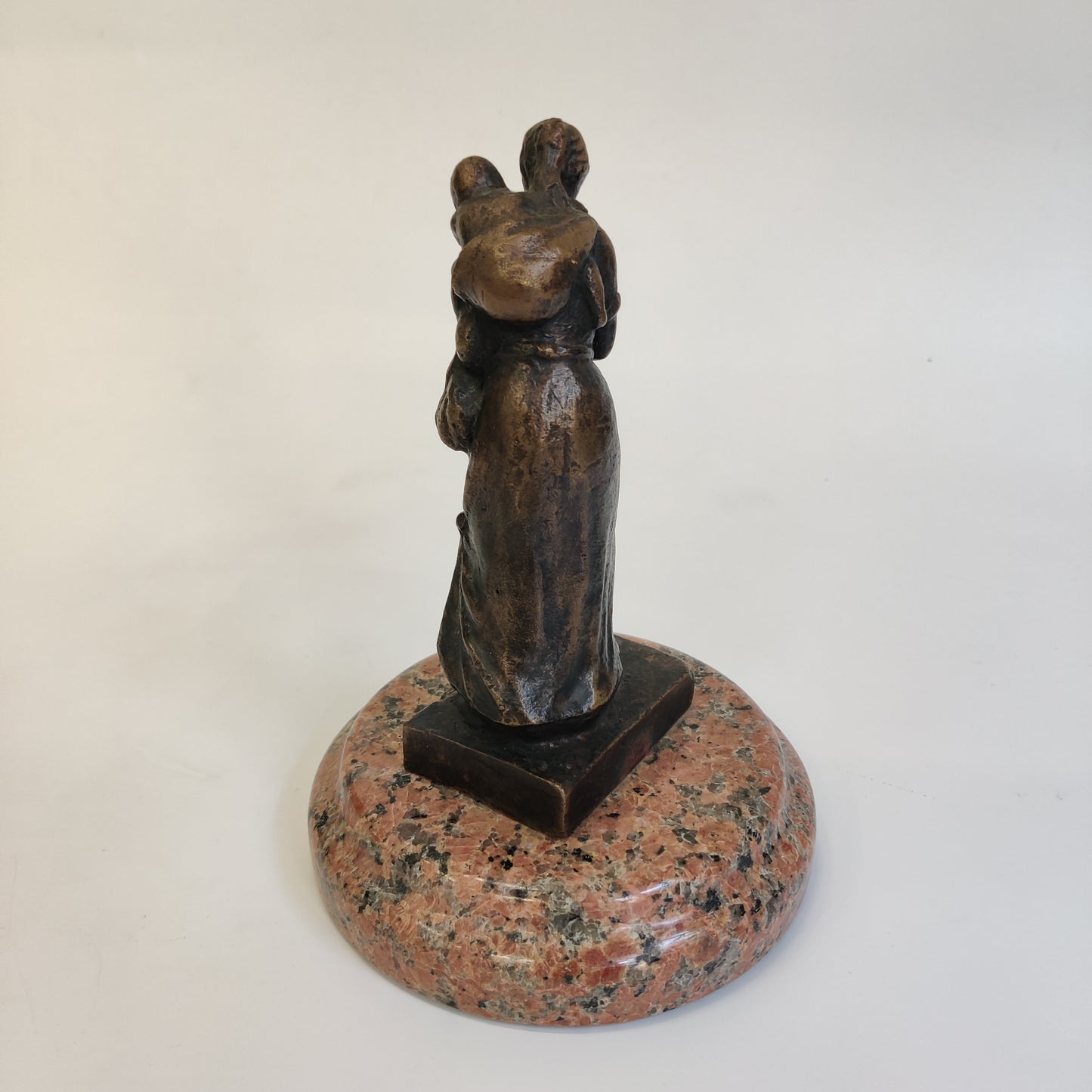 N/A; Kip; "Mati in otrok"; 19 cm