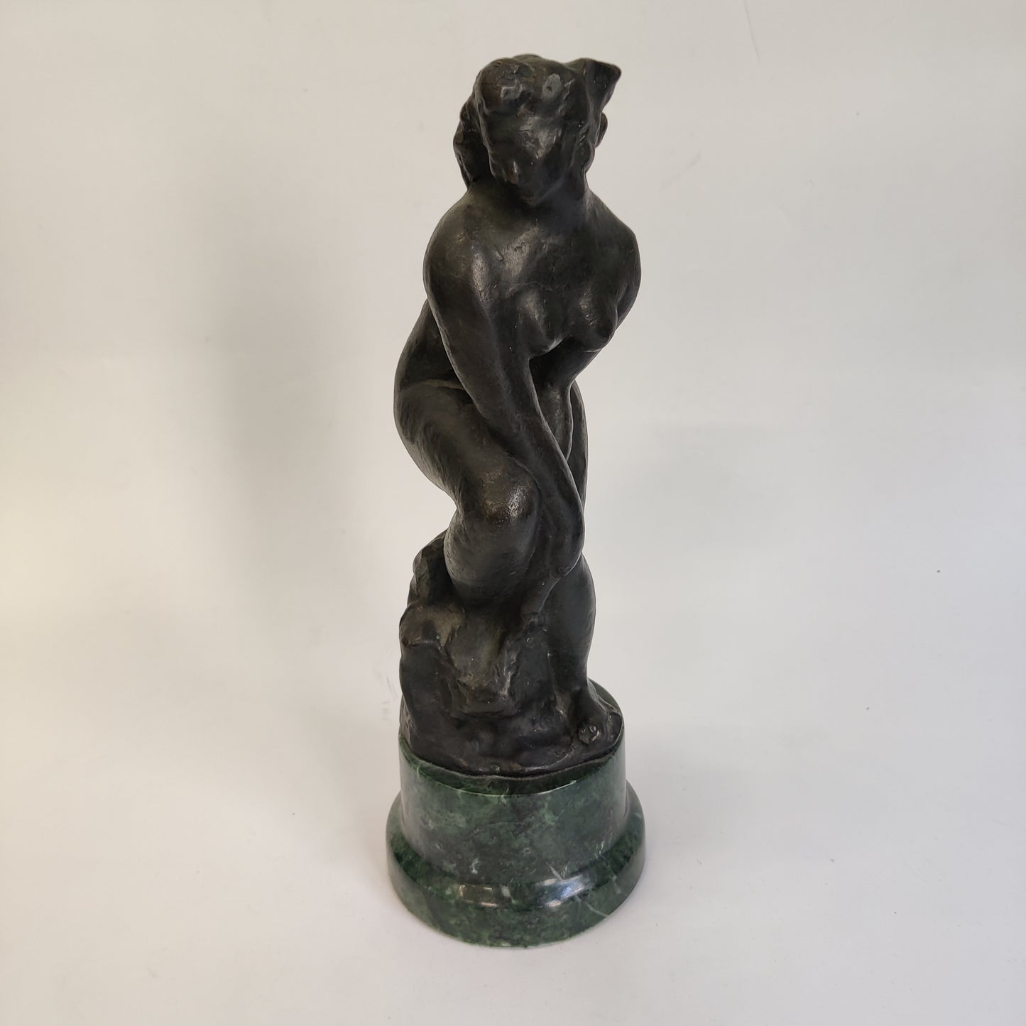 Stipe Miličić; Kip; "Klečeča ženska"; 34 cm