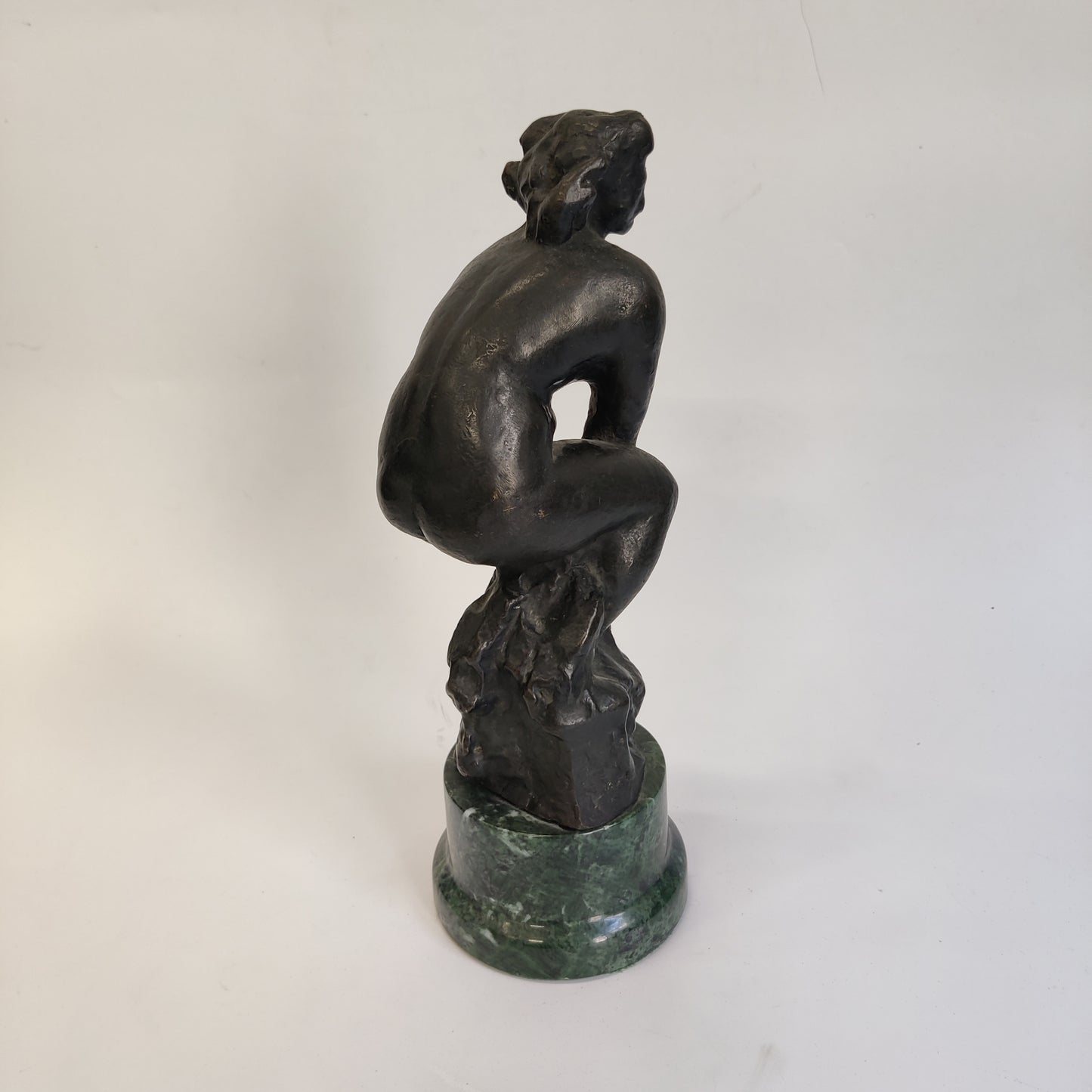 Stipe Miličić; Kip; "Klečeča ženska"; 34 cm