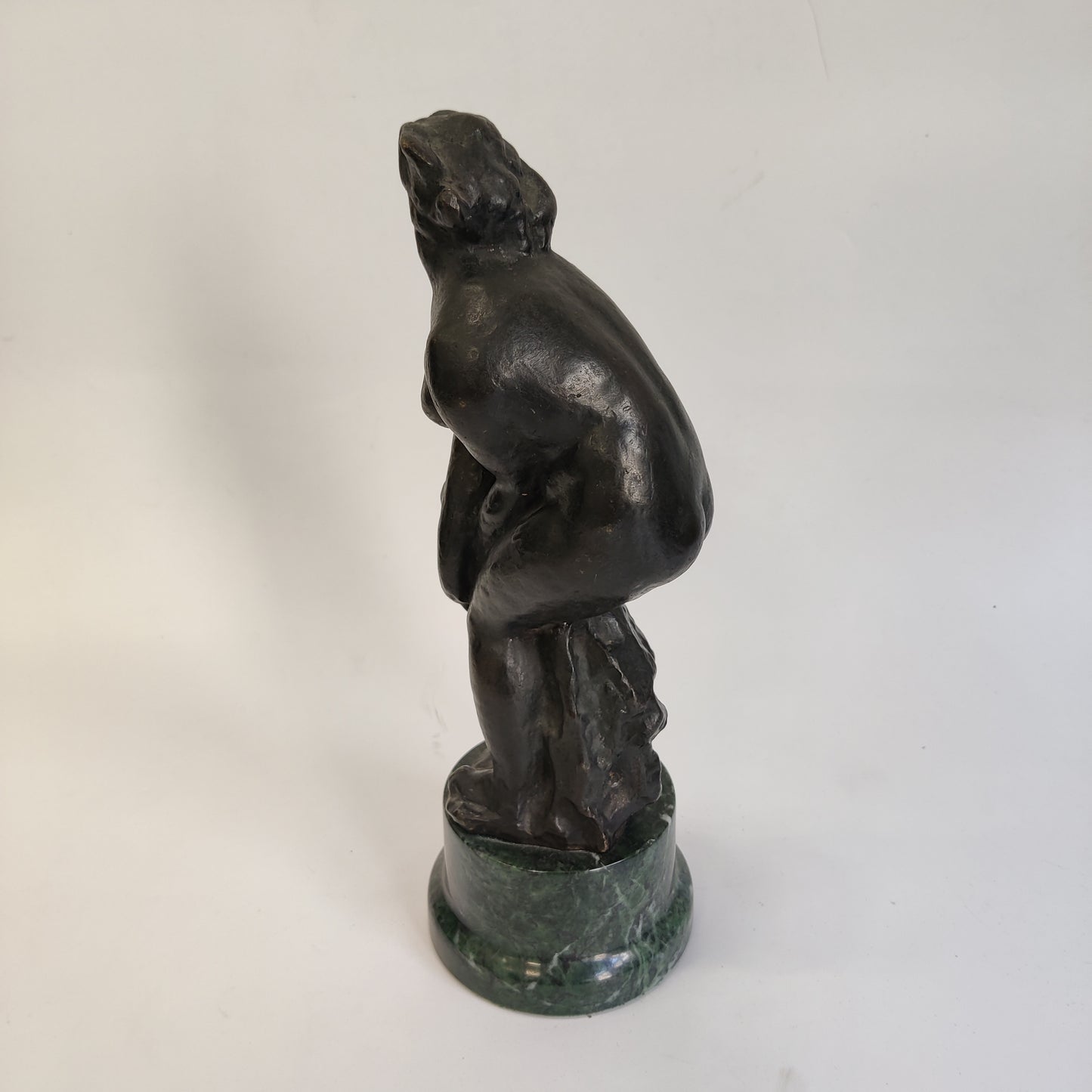 Stipe Miličić; Kip; "Klečeča ženska"; 34 cm