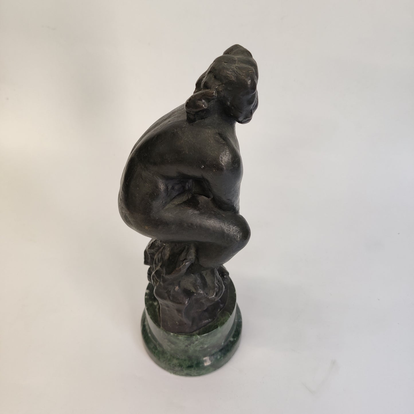 Stipe Miličić; Kip; "Klečeča ženska"; 34 cm