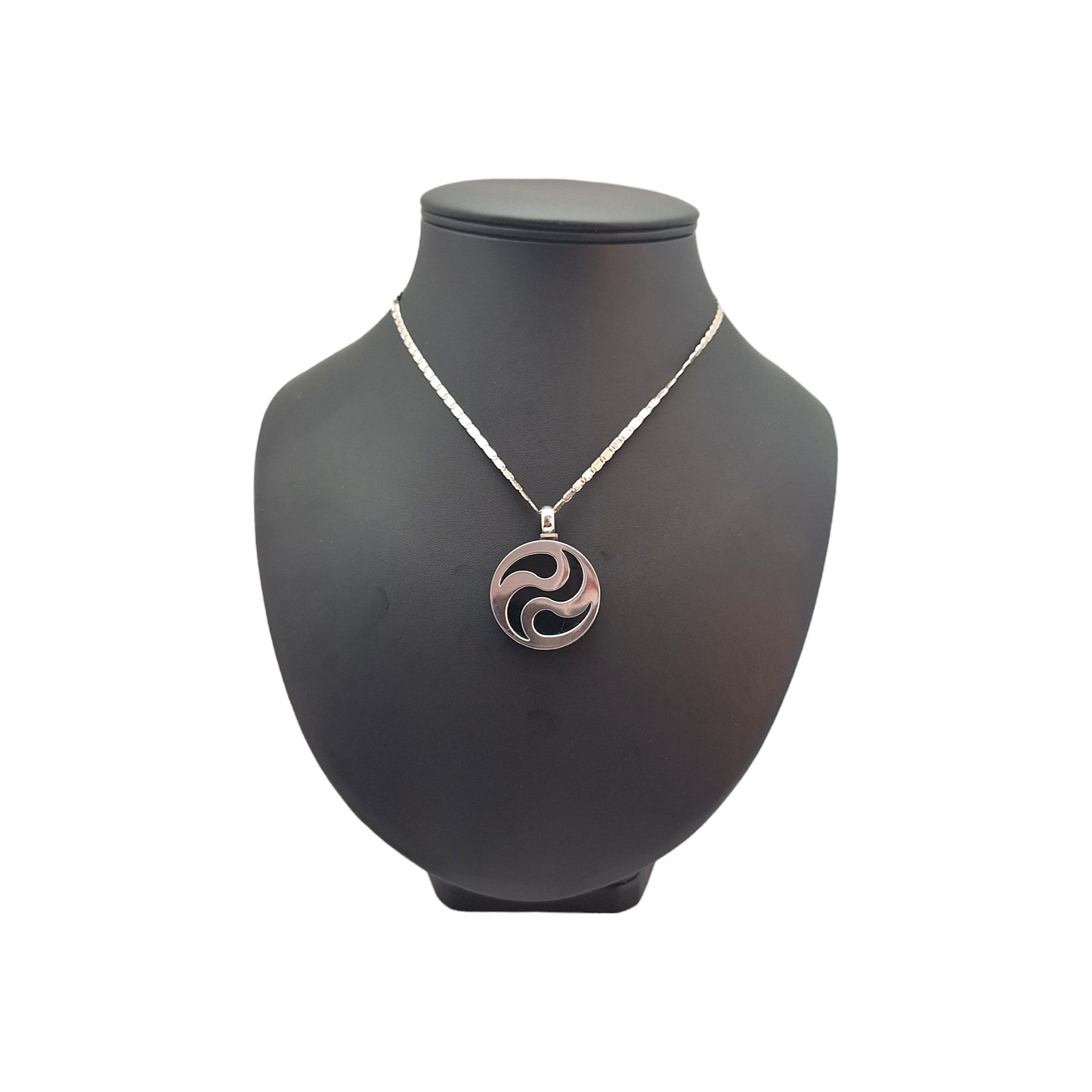 Zlati / jekleni obesek "BVLGARI"