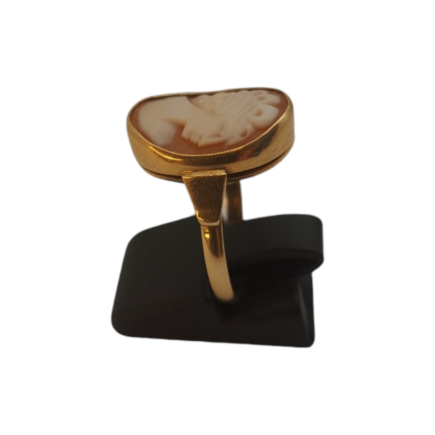 Zlati prstan "MS. LUCK" 14K 585/1000; masa=5.03g