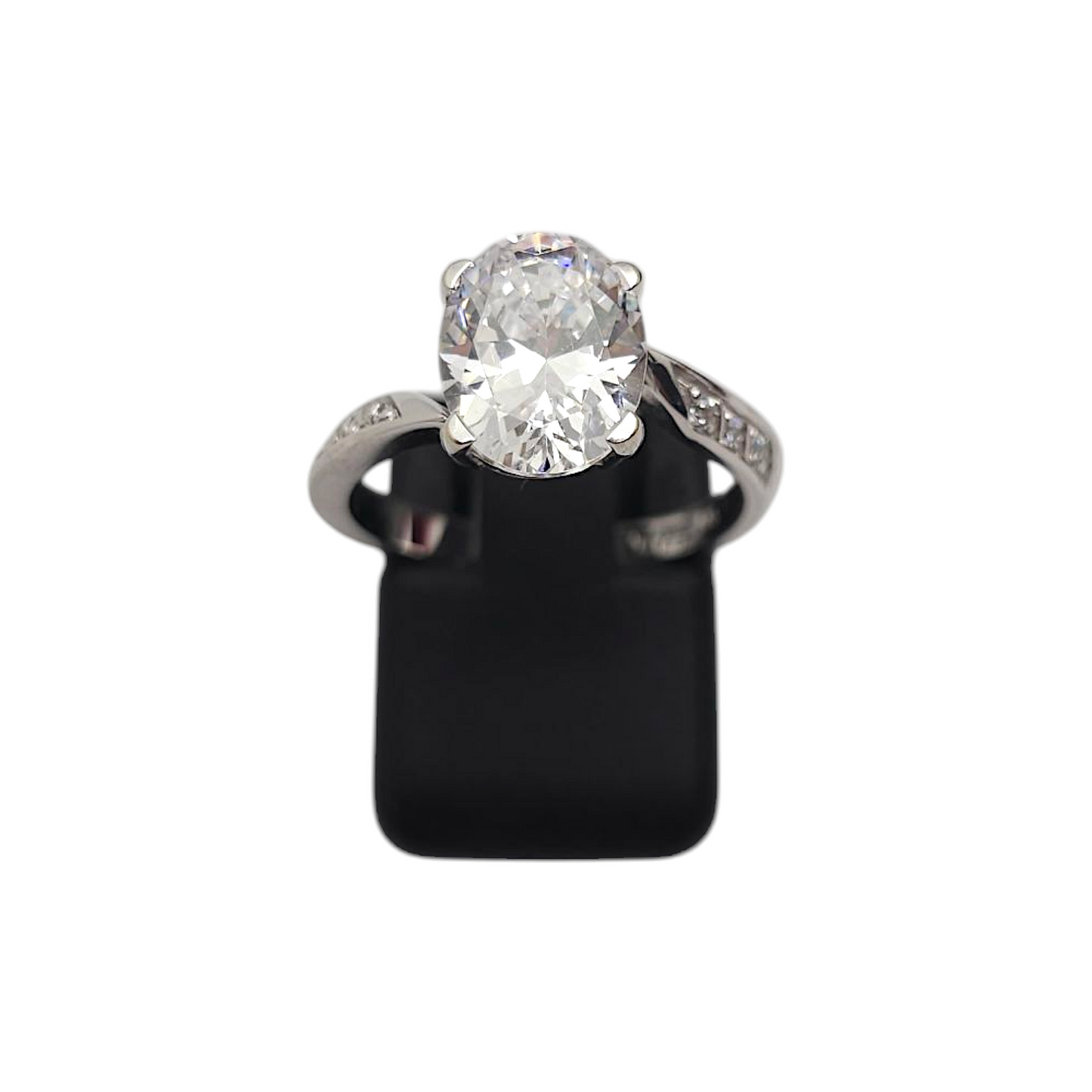 Zlati prstan ''AURA'' 14K 585/1000; masa=4.00g