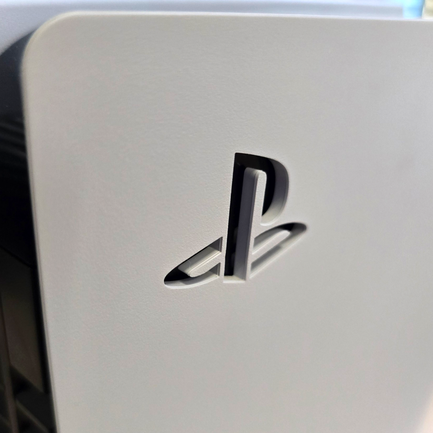 Igralna konzola SONY PlayStation 5 + kontroler
