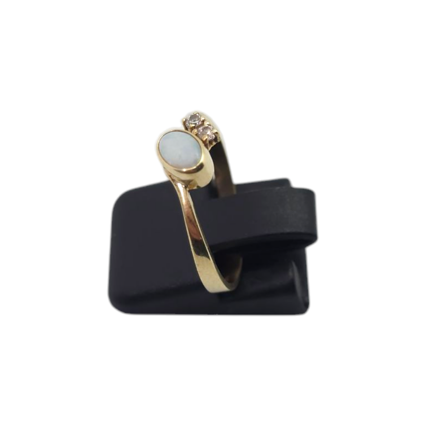 Zlati prstan ''DOE'' 14K 585/1000; masa=1.70g