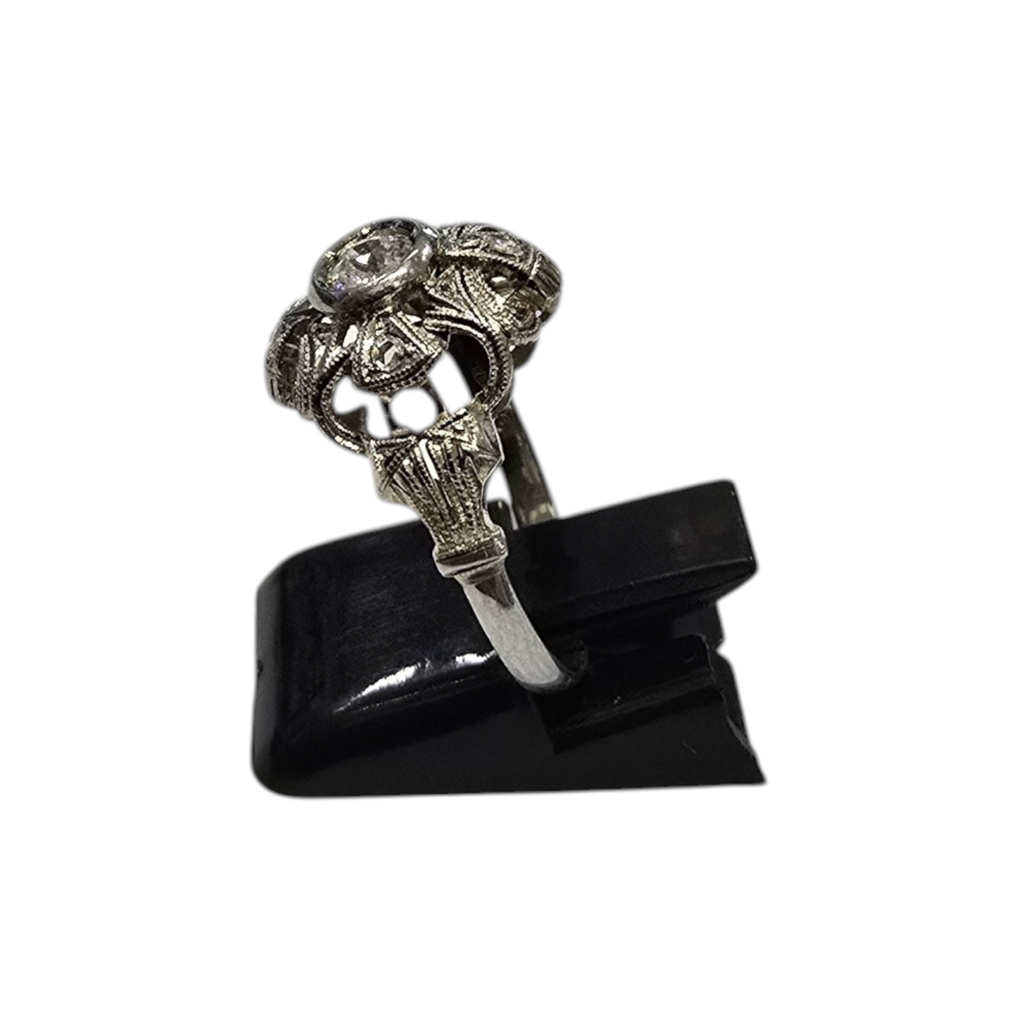 Diamantni prstan ''PATTEE'' 18K 750/1000+DIA; masa=2.71g