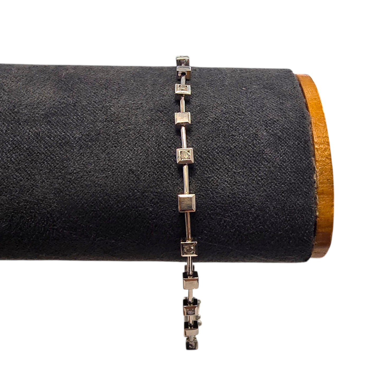 Diamantna zapestnica ''RAIN'' 14K 585/1000+DIA; masa=7.40g