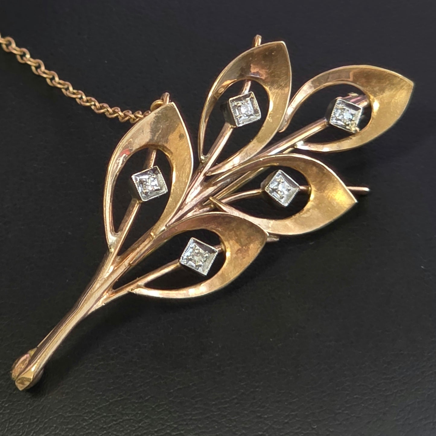 Diamantna broška ''PAVAO'' 8K 333/1000+DIA; masa=5.97g