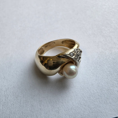 Zlati prstan ''UNO'' 14K 585/1000; masa=6.39g