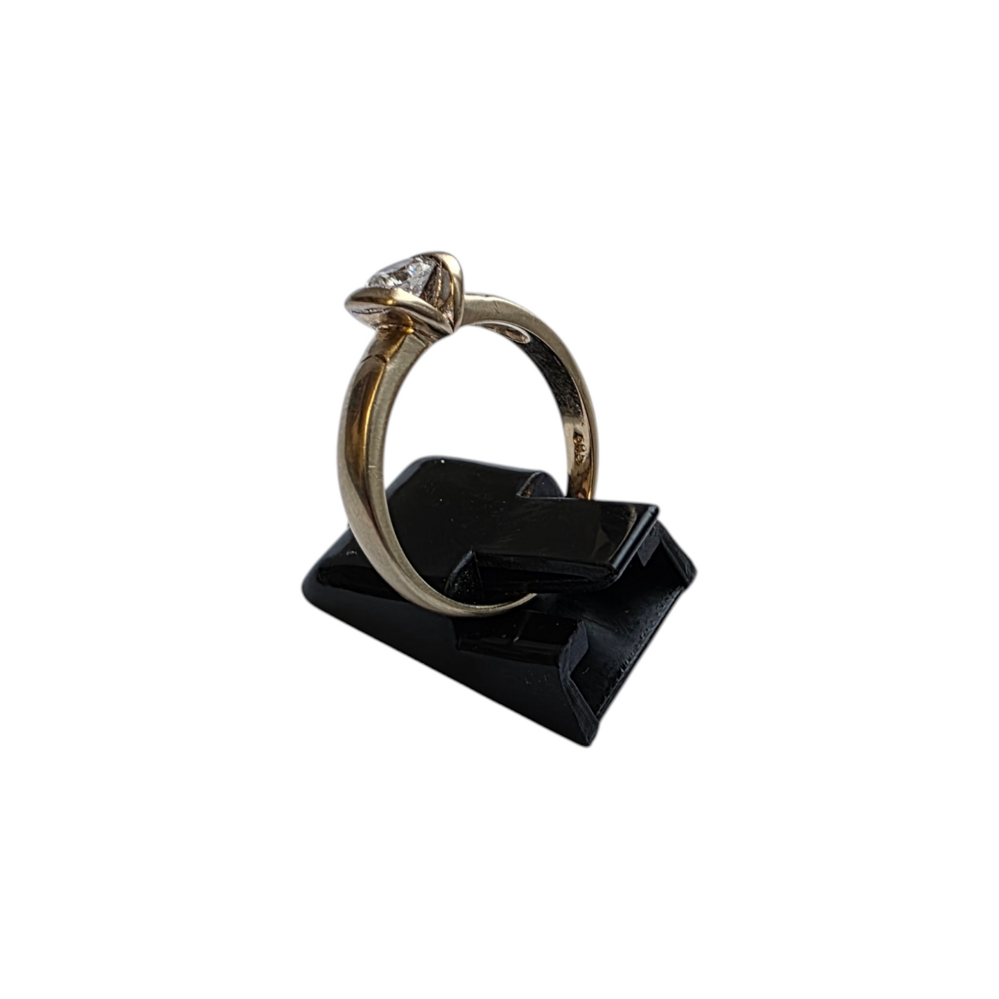 Zlati prstan ''LEANDRA'' 14K 585/1000; masa=3.85g