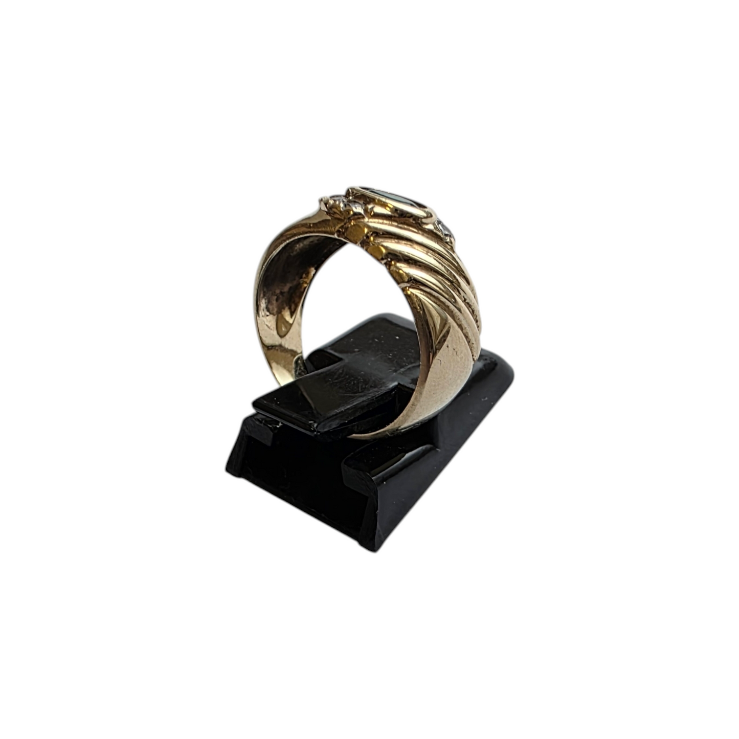 Zlati prstan ''EZIO'' 14K 585/1000; masa=3.86g