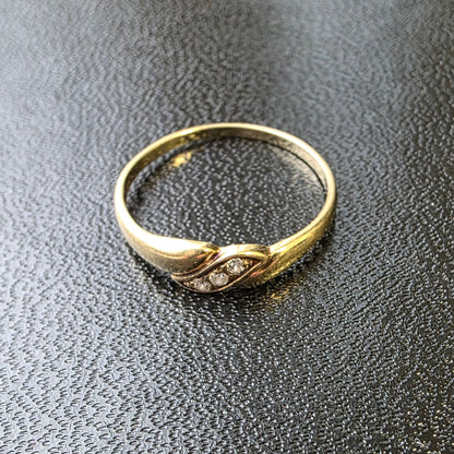 Zlati prstan ''VIJA'' 14K 585/1000; masa=1.42g