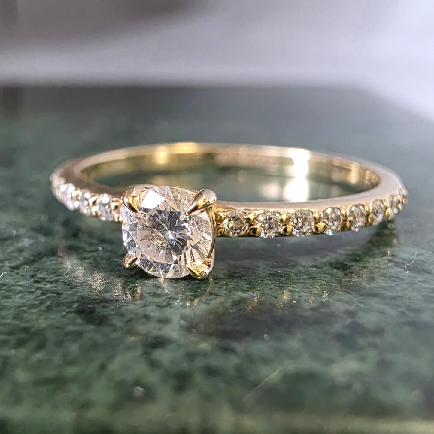 Diamantni prstan "PERIGEJ" 10K 417/1000+DIA; masa=0.93g