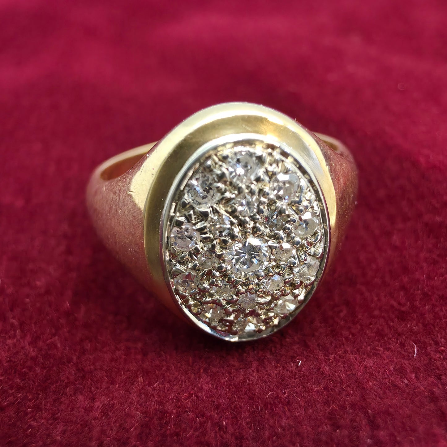 Zlati prstan "TIRA" 18K 750/1000; masa=5.14g