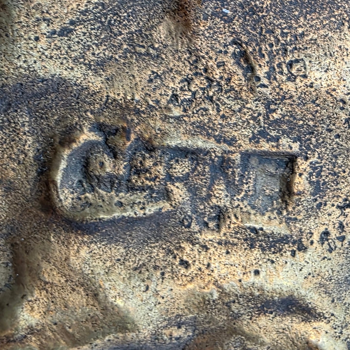 Peter Černe; kip - bron; "Figura III"; 31 cm