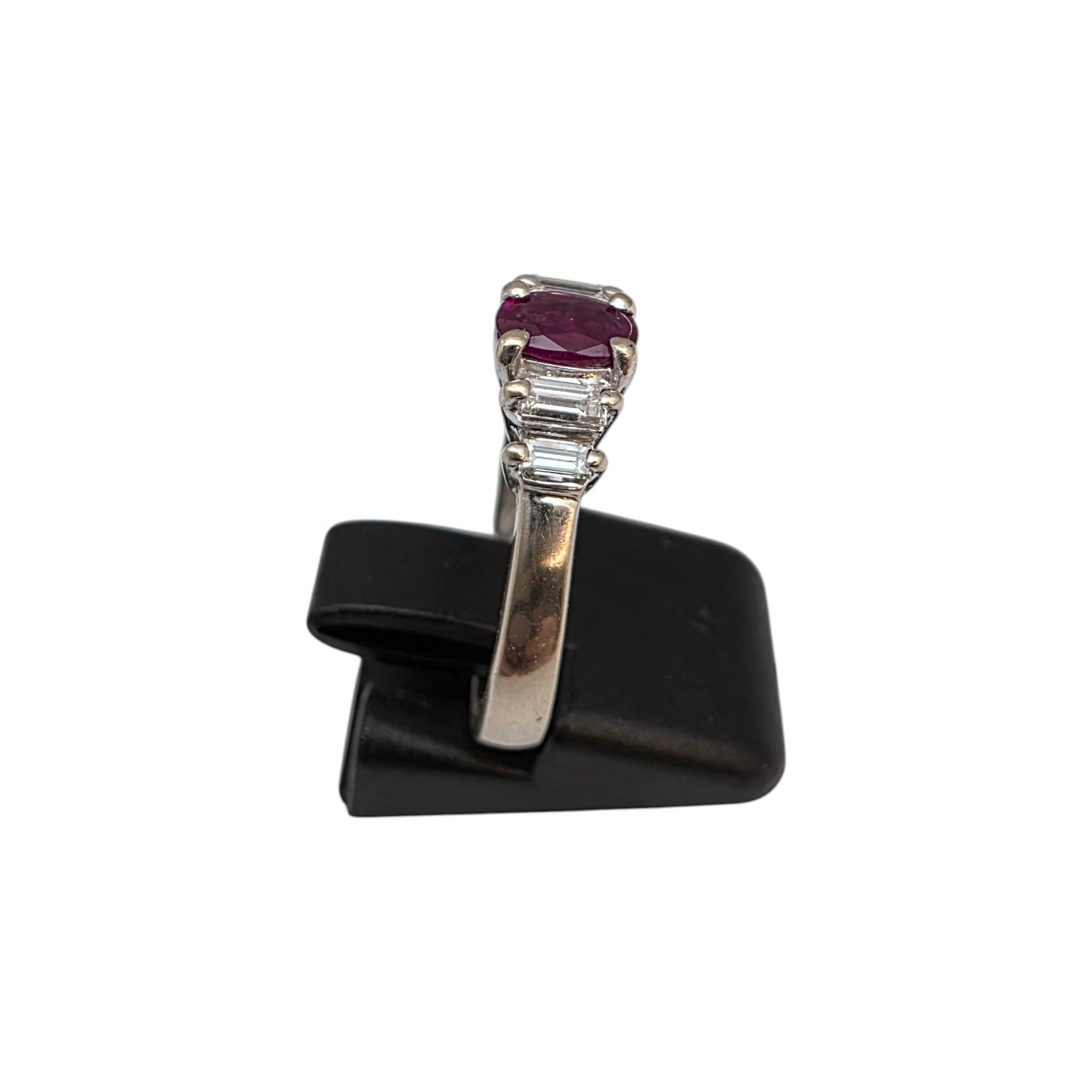 Diamantni prstan "FERON" 14K 585/1000+DIA; masa=4.63g