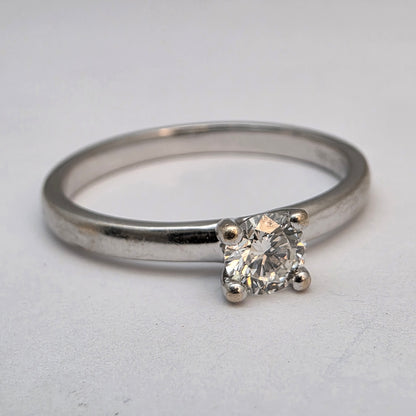 Diamantni prstan "URAL" 14K 585/1000+DIA; masa=1.85g