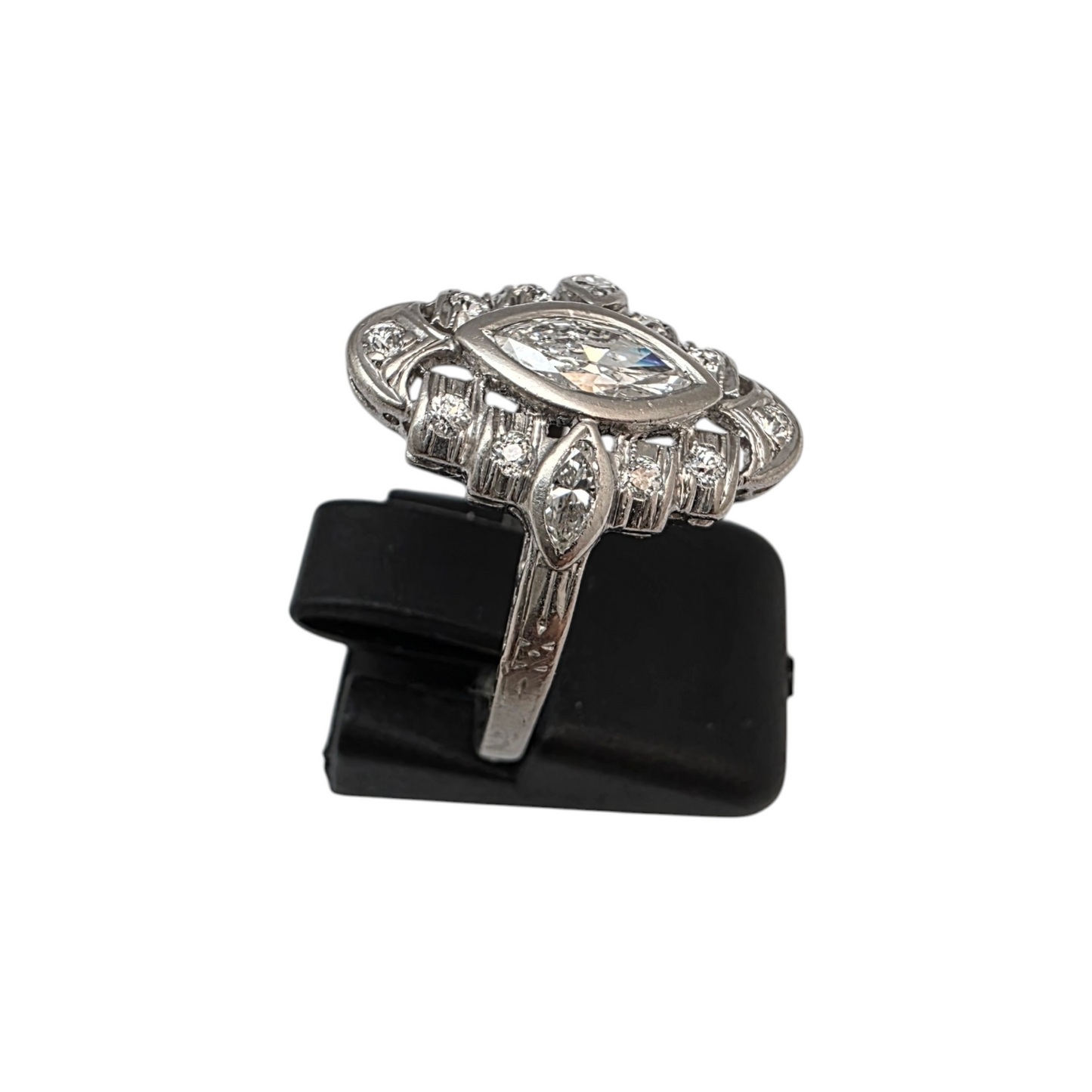 Diamantni prstan "DECO" Pt 833/1000+DIA; masa=4.90g