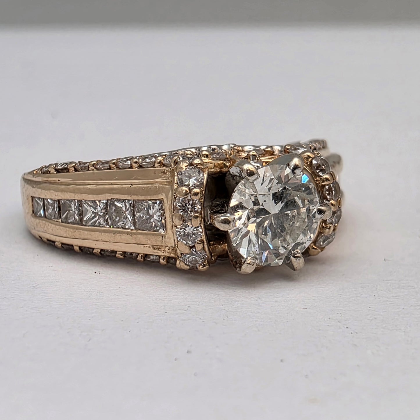 Diamantni prstan "COUNTESS" 18K 750/1000+DIA; masa=4.80g