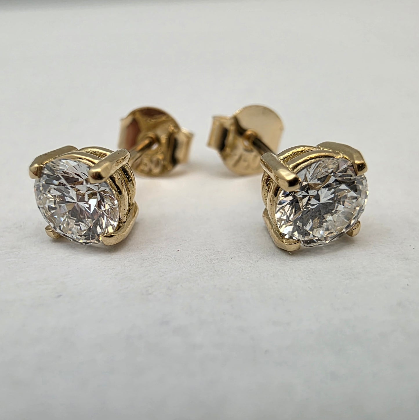 Diamantni uhani "ENANIA" VVS2 1.00ct + CERT.