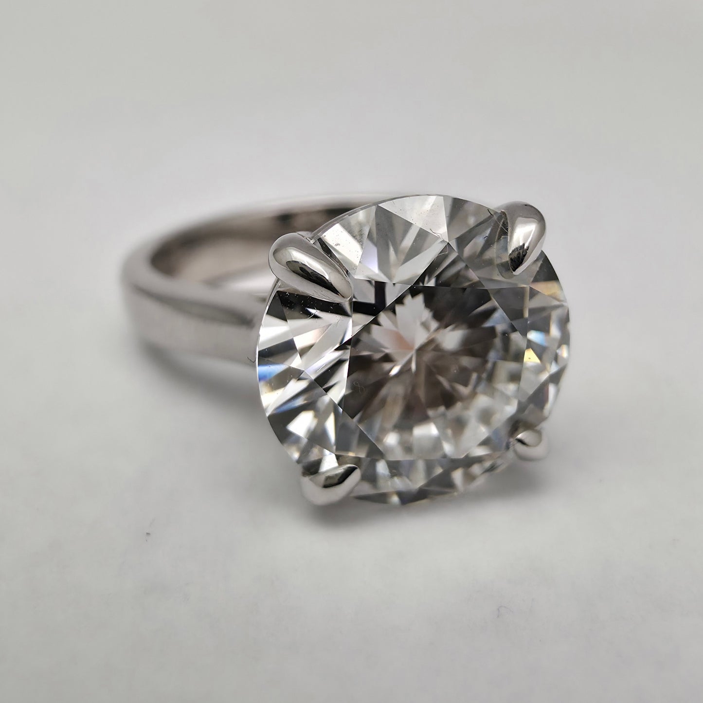 Diamantni prstan "WOW" VVS2 5.04ct + CERT.