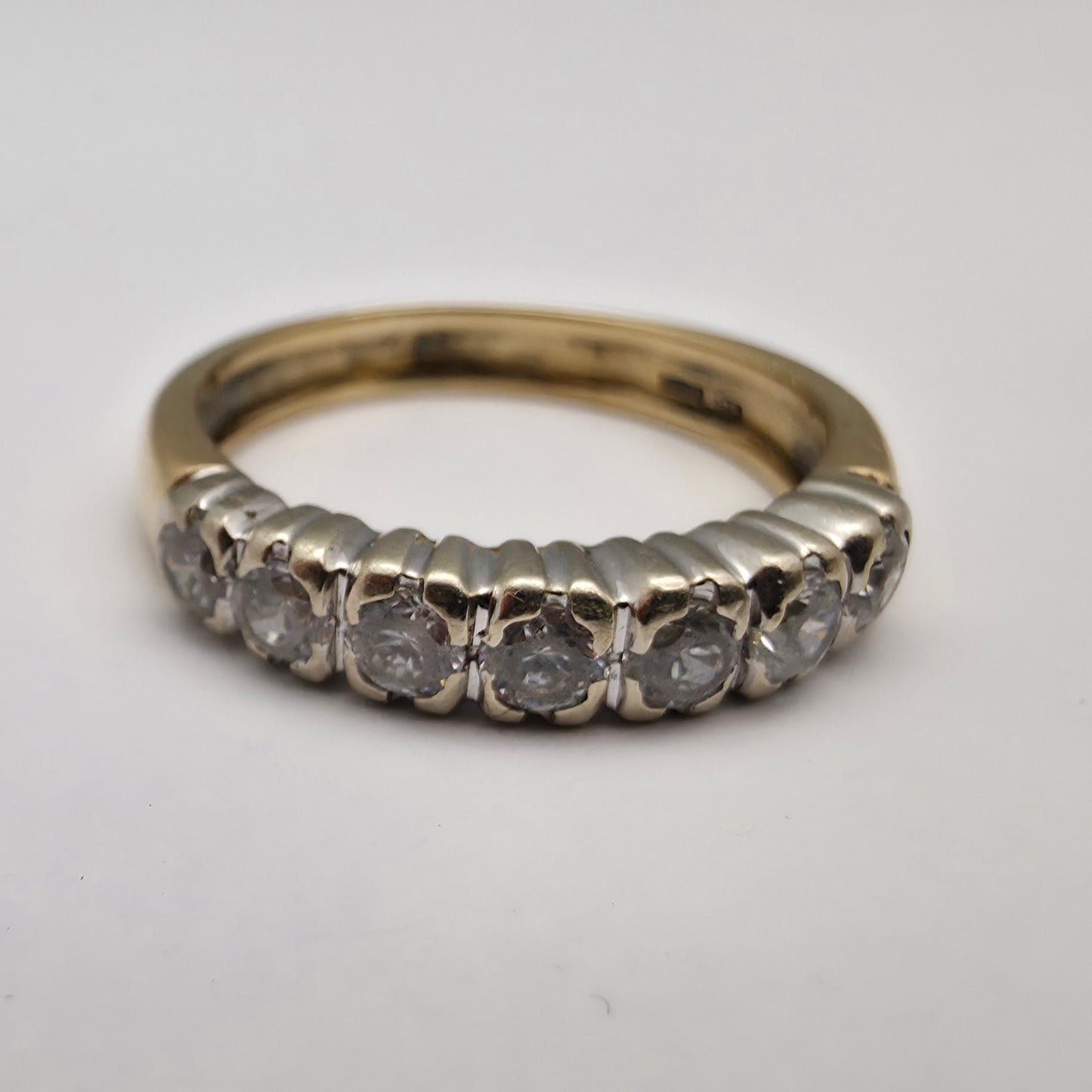 Zlati prstan "CROWN" 18K 750/1000; masa=5.71g