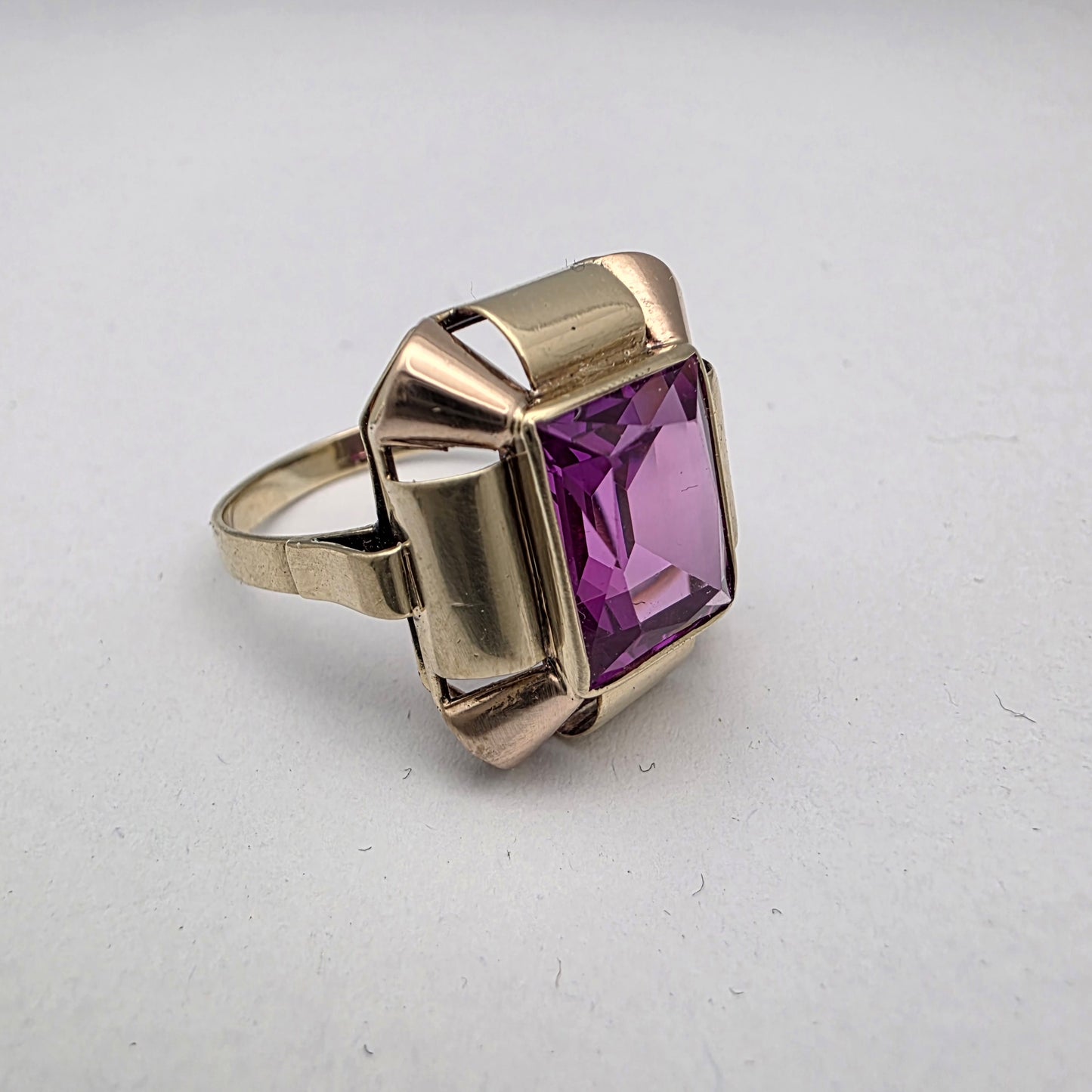 Zlati prstan "LILLI" 14K 585/1000; masa=3.39g