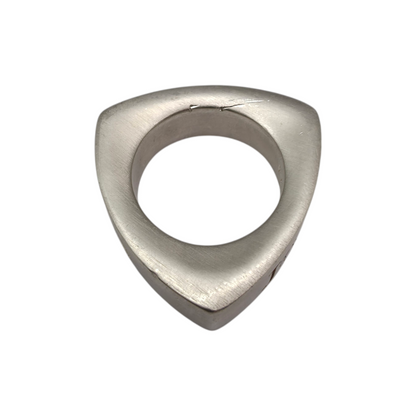 Srebrni prstan "JOOP" Ag 925/1000; masa=24.83g