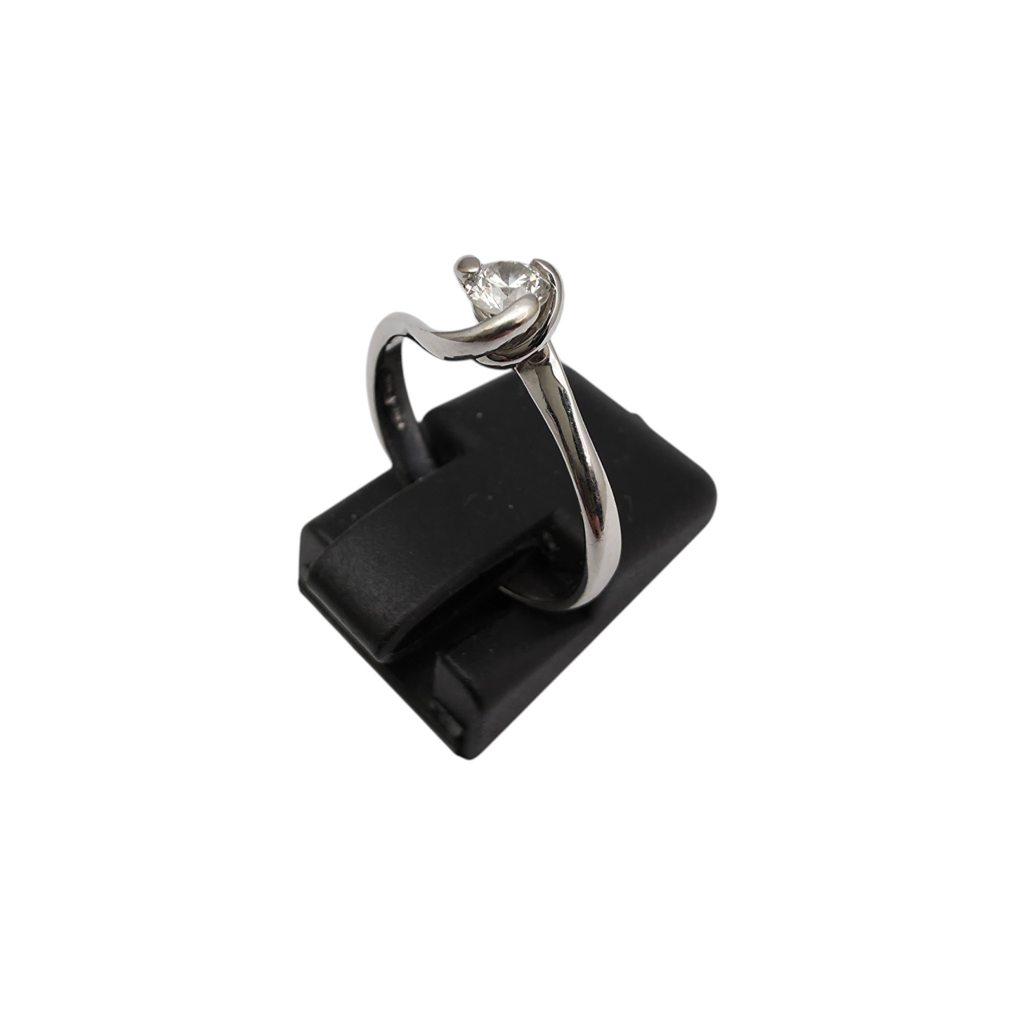 Diamantni prstan "AINO" 18K 750/1000+DIA; masa=1.97g