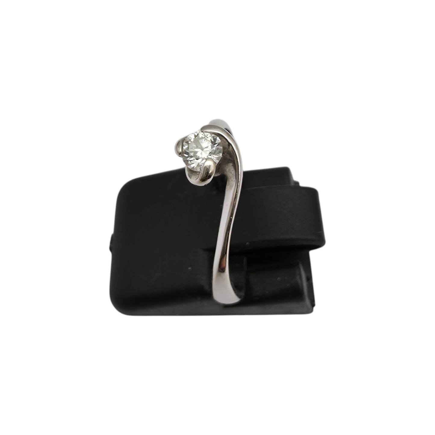 Diamantni prstan "AINO" 18K 750/1000+DIA; masa=1.97g
